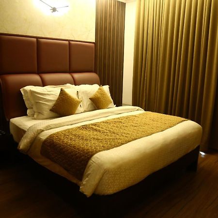 Saj Earth Resort & Convention Center , Kochi Nedumbassery Exterior photo