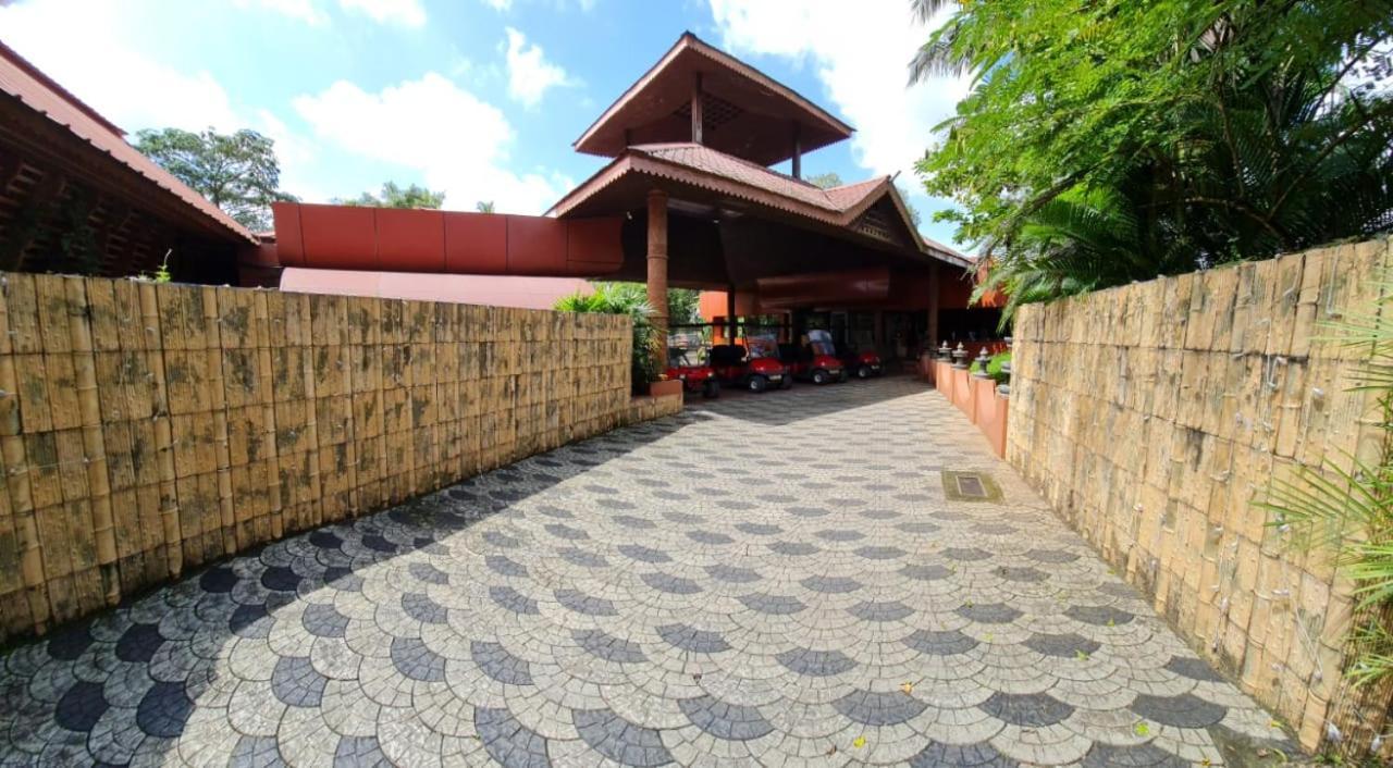 Saj Earth Resort & Convention Center , Kochi Nedumbassery Exterior photo