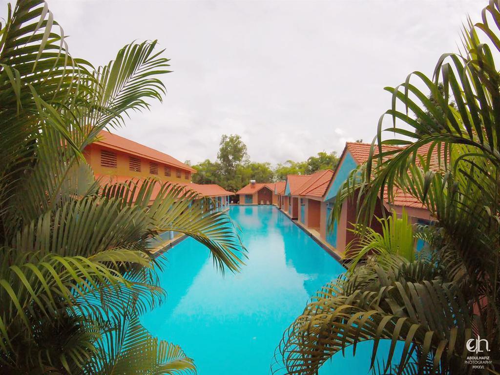 Saj Earth Resort & Convention Center , Kochi Nedumbassery Exterior photo