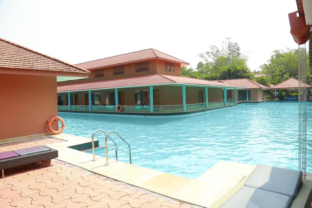Saj Earth Resort & Convention Center , Kochi Nedumbassery Exterior photo