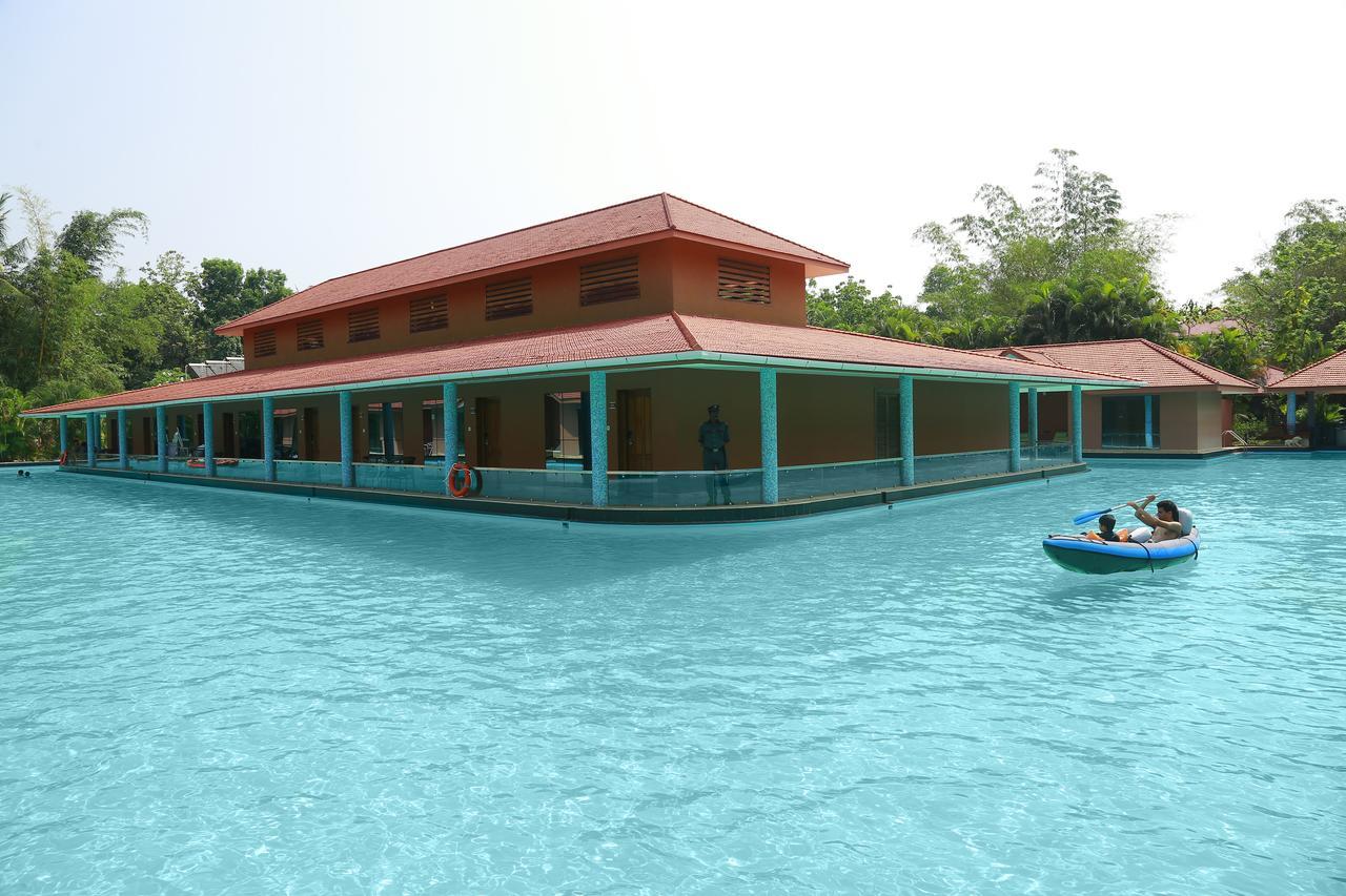 Saj Earth Resort & Convention Center , Kochi Nedumbassery Exterior photo