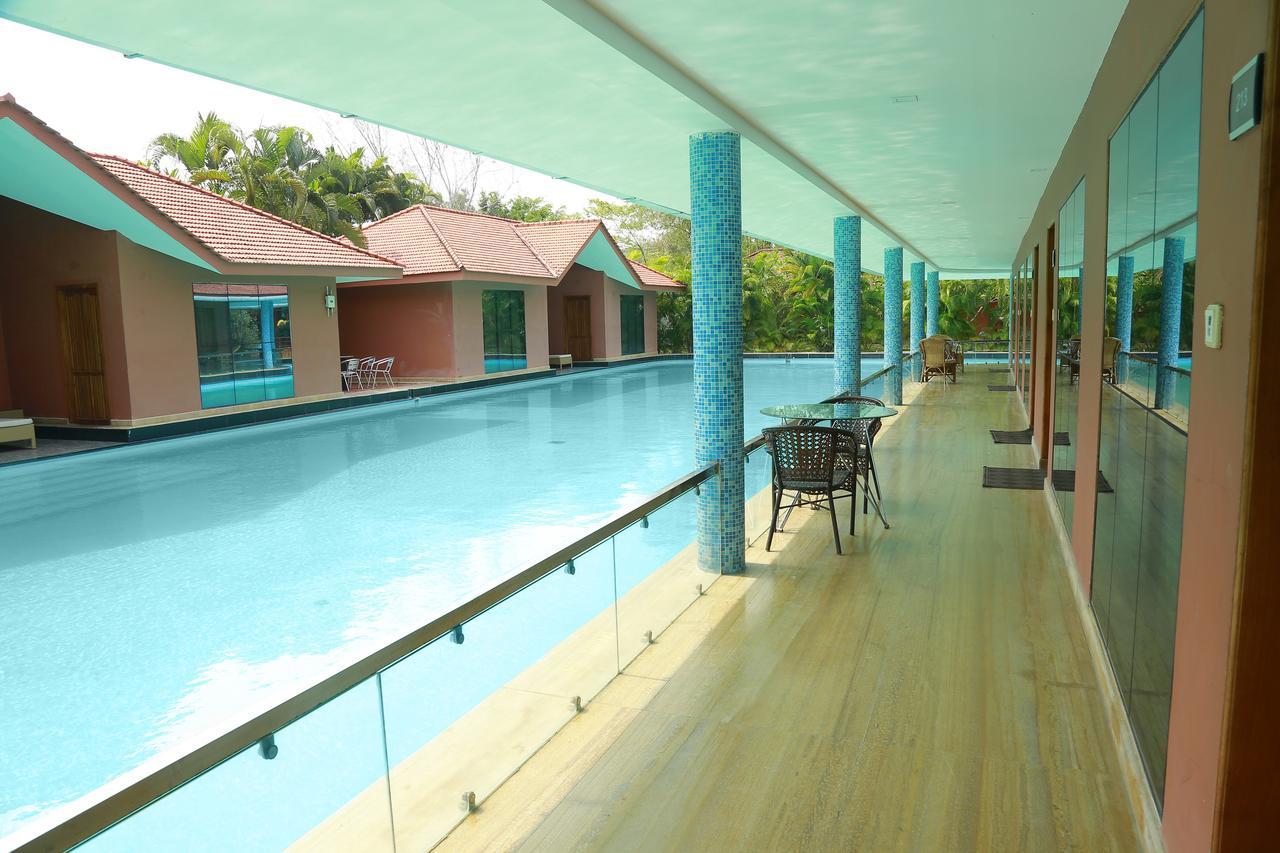 Saj Earth Resort & Convention Center , Kochi Nedumbassery Exterior photo