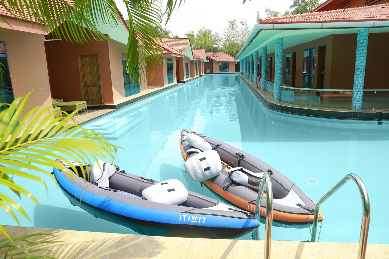 Saj Earth Resort & Convention Center , Kochi Nedumbassery Exterior photo