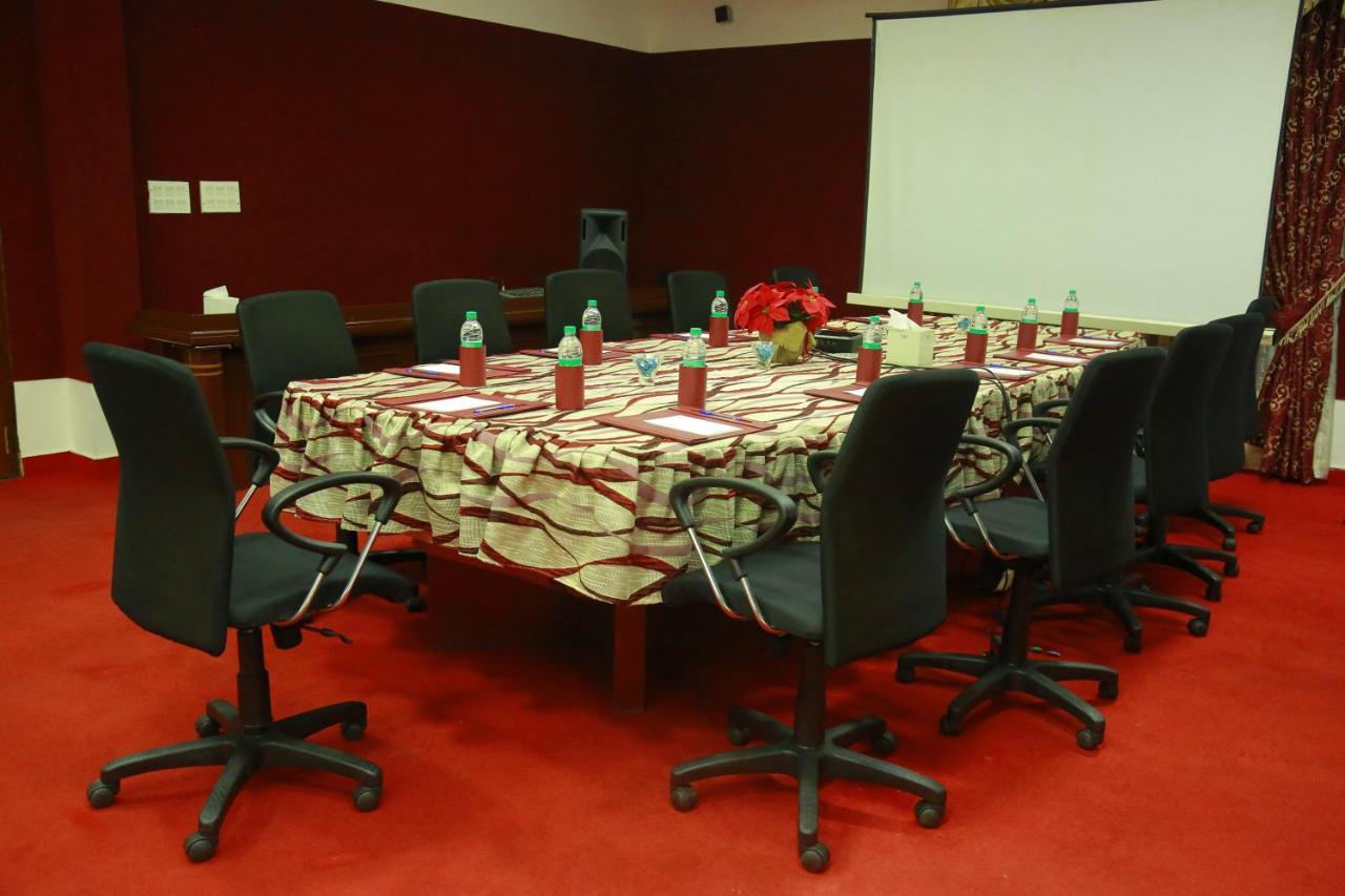 Saj Earth Resort & Convention Center , Kochi Nedumbassery Exterior photo