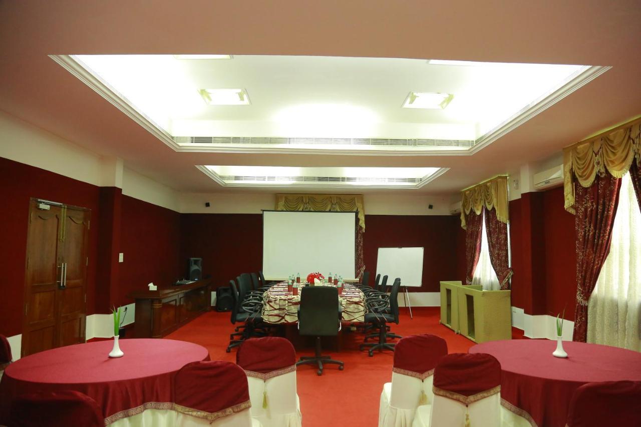Saj Earth Resort & Convention Center , Kochi Nedumbassery Exterior photo
