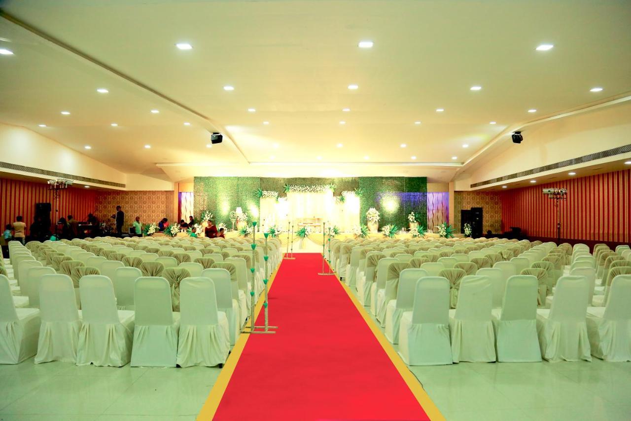Saj Earth Resort & Convention Center , Kochi Nedumbassery Exterior photo