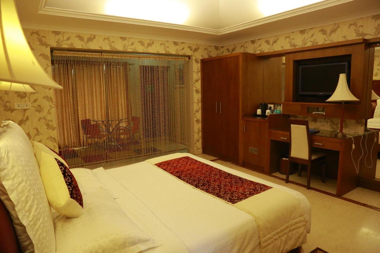 Saj Earth Resort & Convention Center , Kochi Nedumbassery Exterior photo